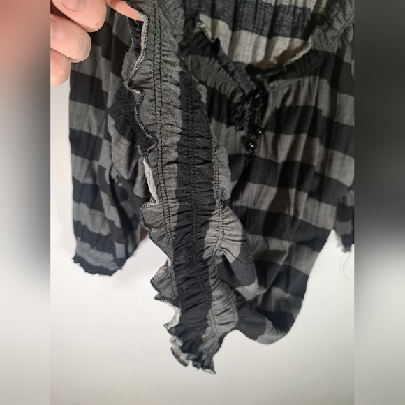 Majora Black and Grey Off the Shoulder Striped 3/4 Sleeve Size Large Top - Picture 4 of 9